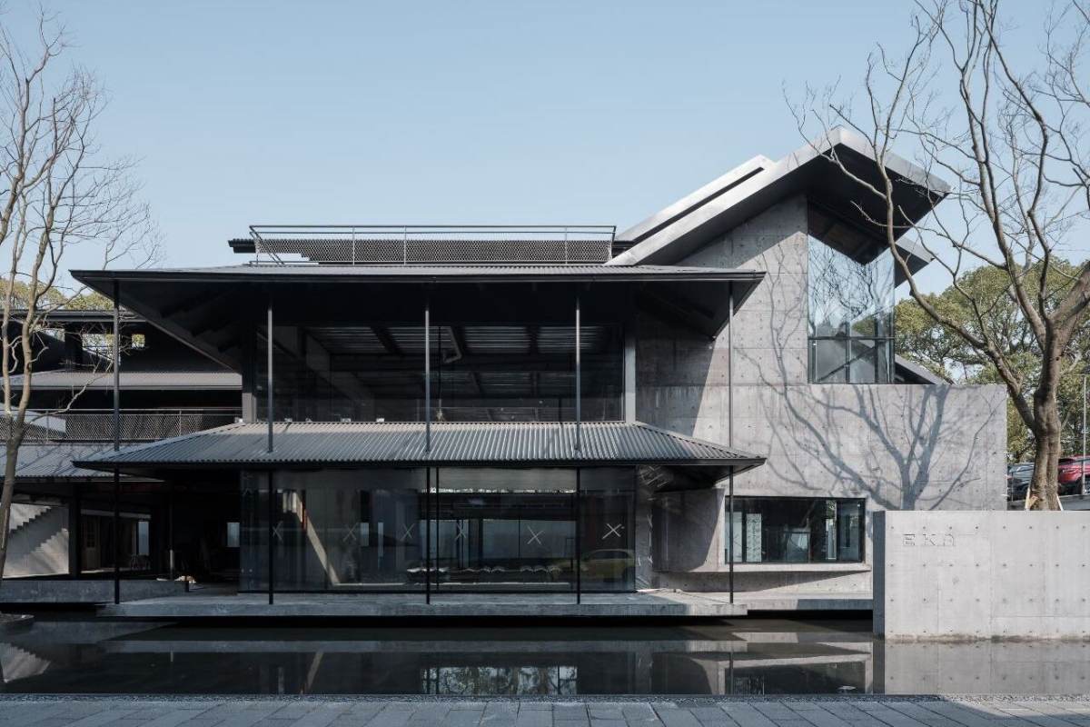 Eka Tianwu - Gallery Photo 2