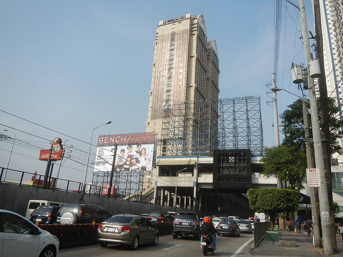 Forum Robinsons - Gallery Photo 2