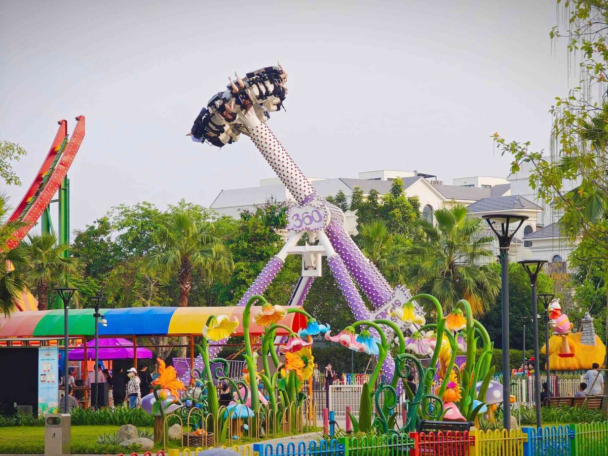 Vincom Mega Mall Grand Park - Gallery Photo 4