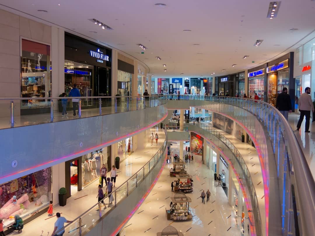 Flamboyant Shopping - Gallery Photo 2