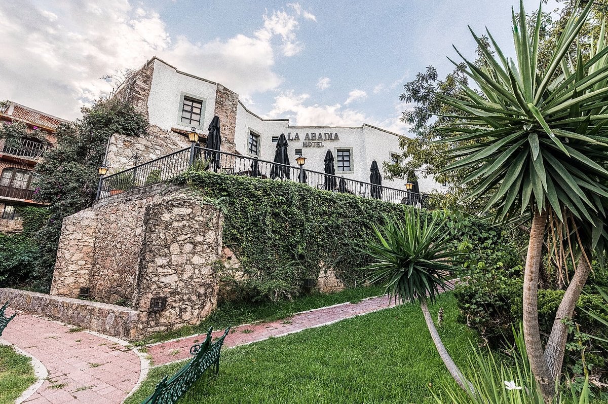 Plaza San Javier - Gallery Photo 1
