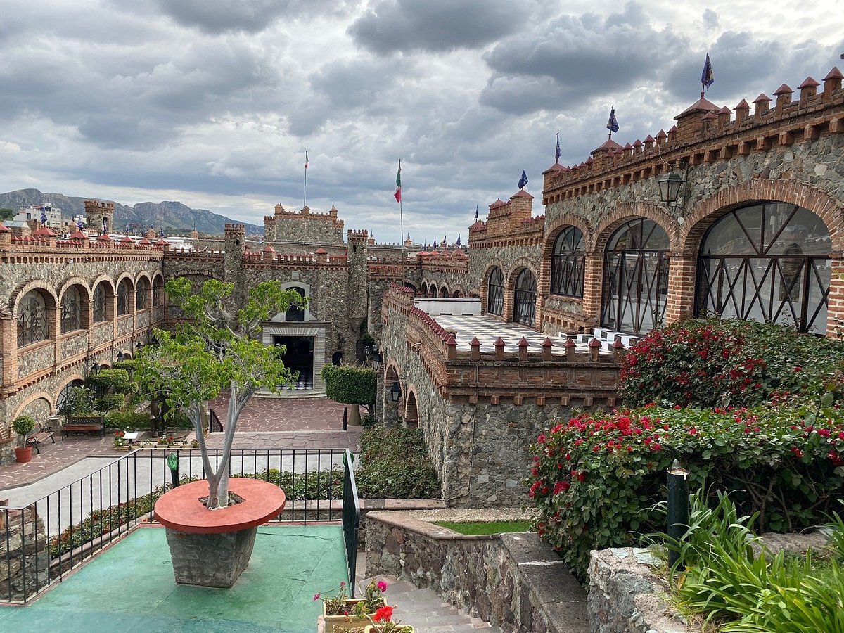 Plaza San Javier - Gallery Photo 3