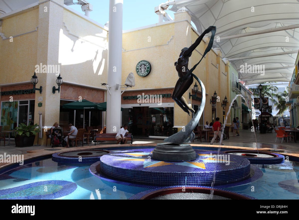 Plaza Las Palmas - Gallery Photo 3