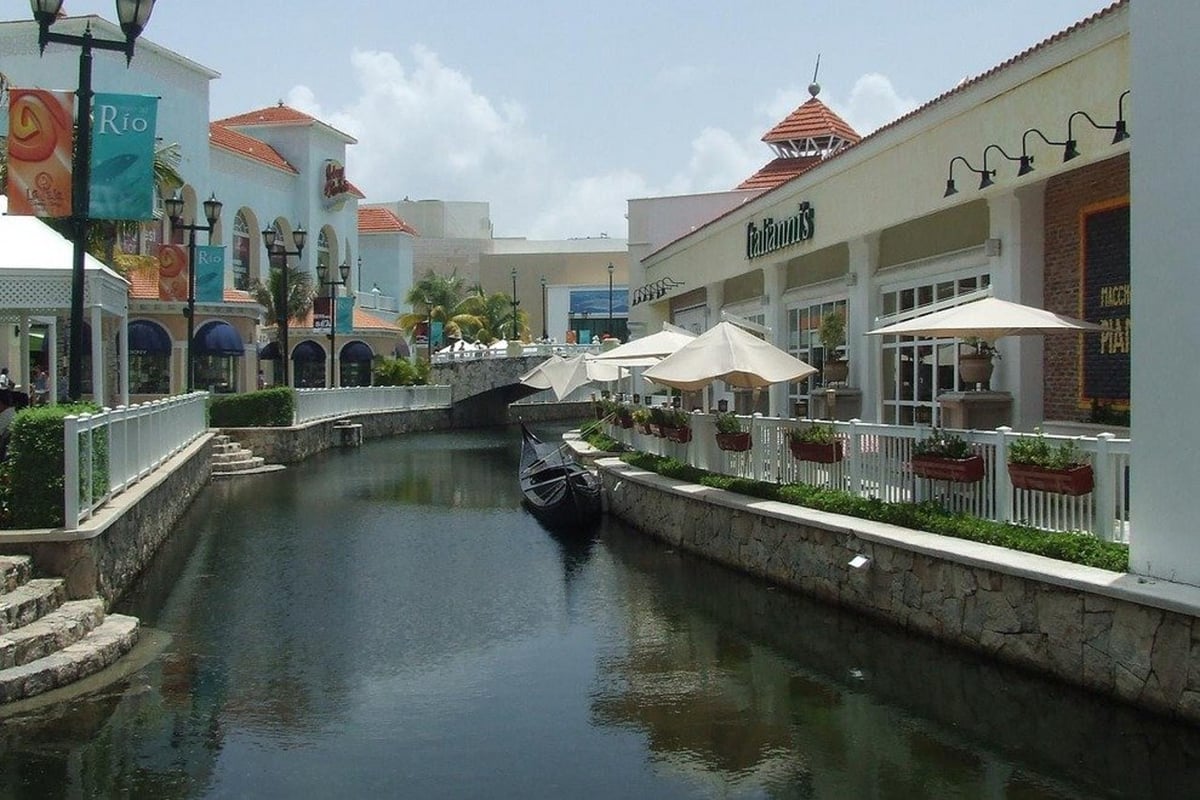 La Isla Shopping Village - Gallery Photo 2
