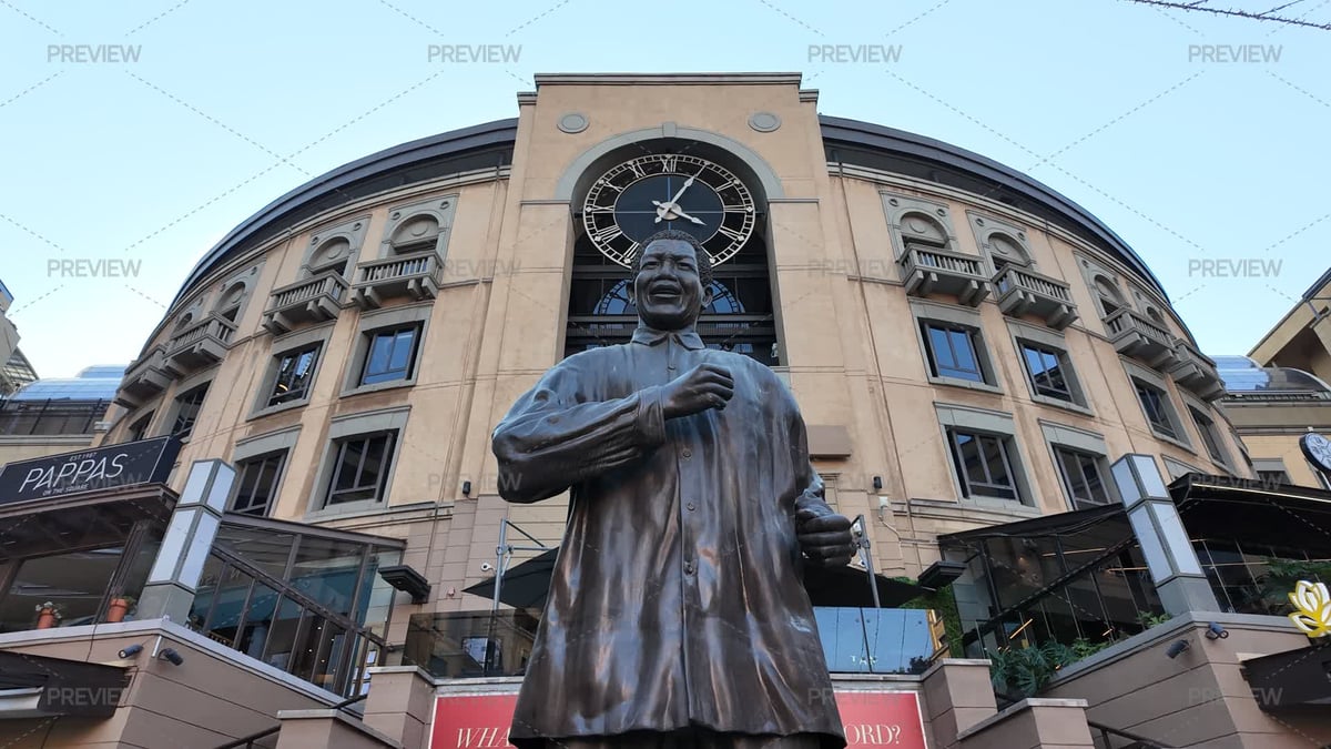 Nelson Mandela Square - Gallery Photo 2