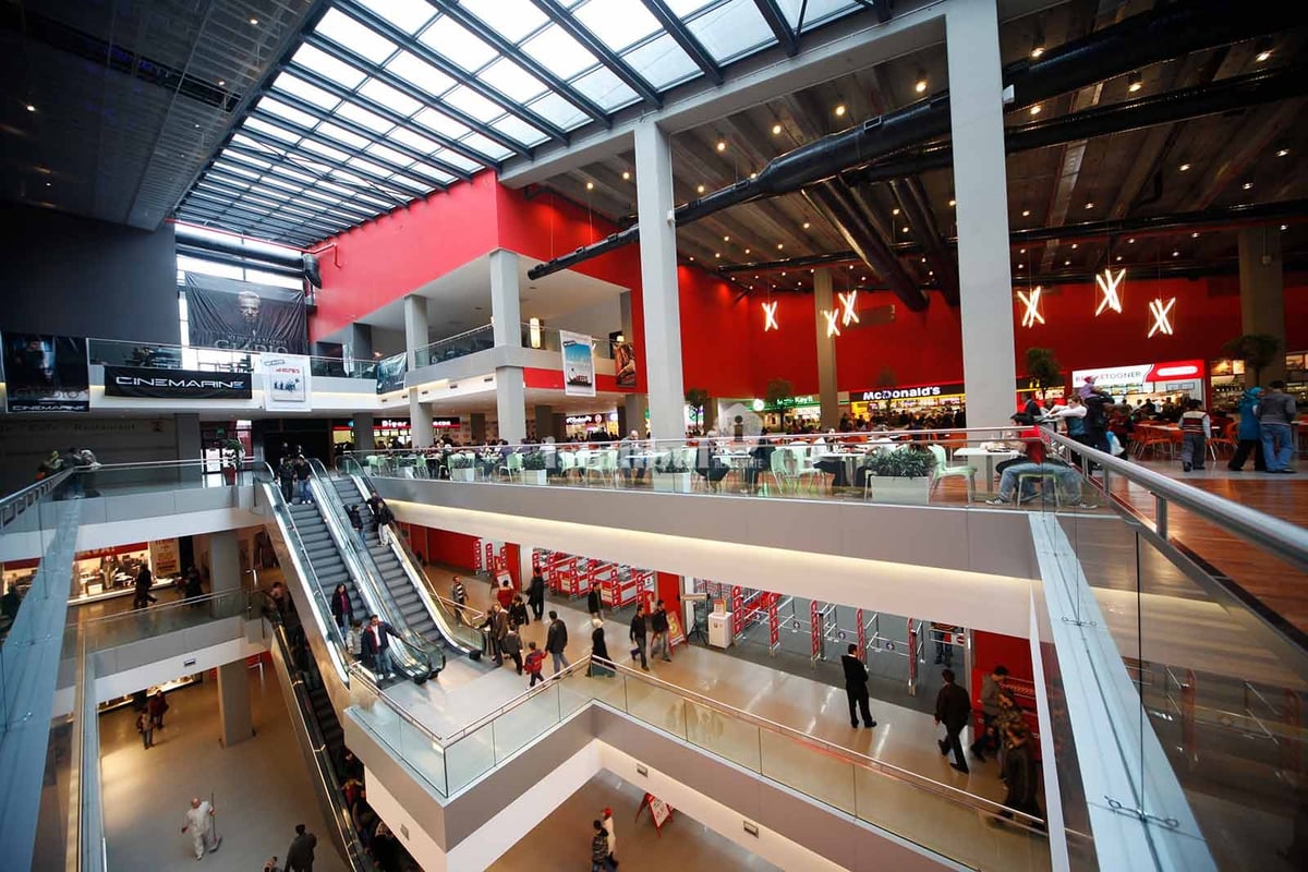 212 Outlet Center - Gallery Photo 3