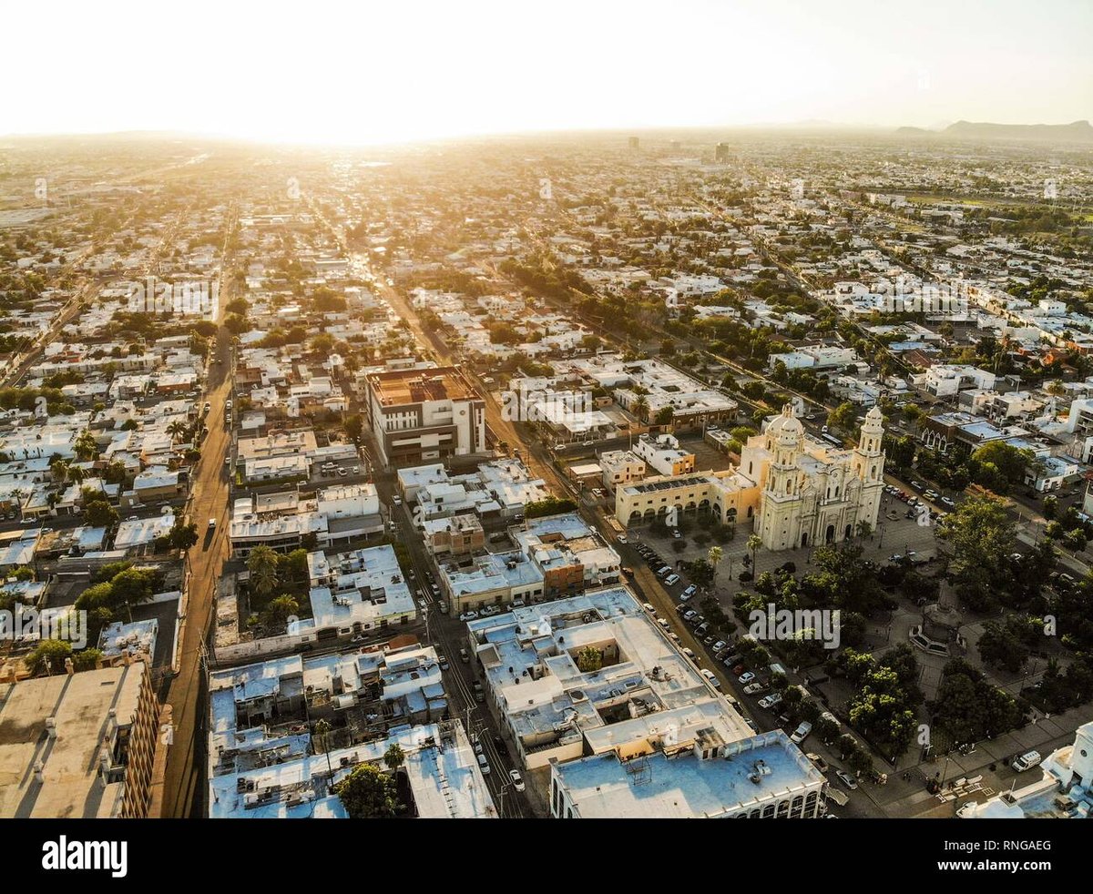 Plaza Real - Gallery Photo 1