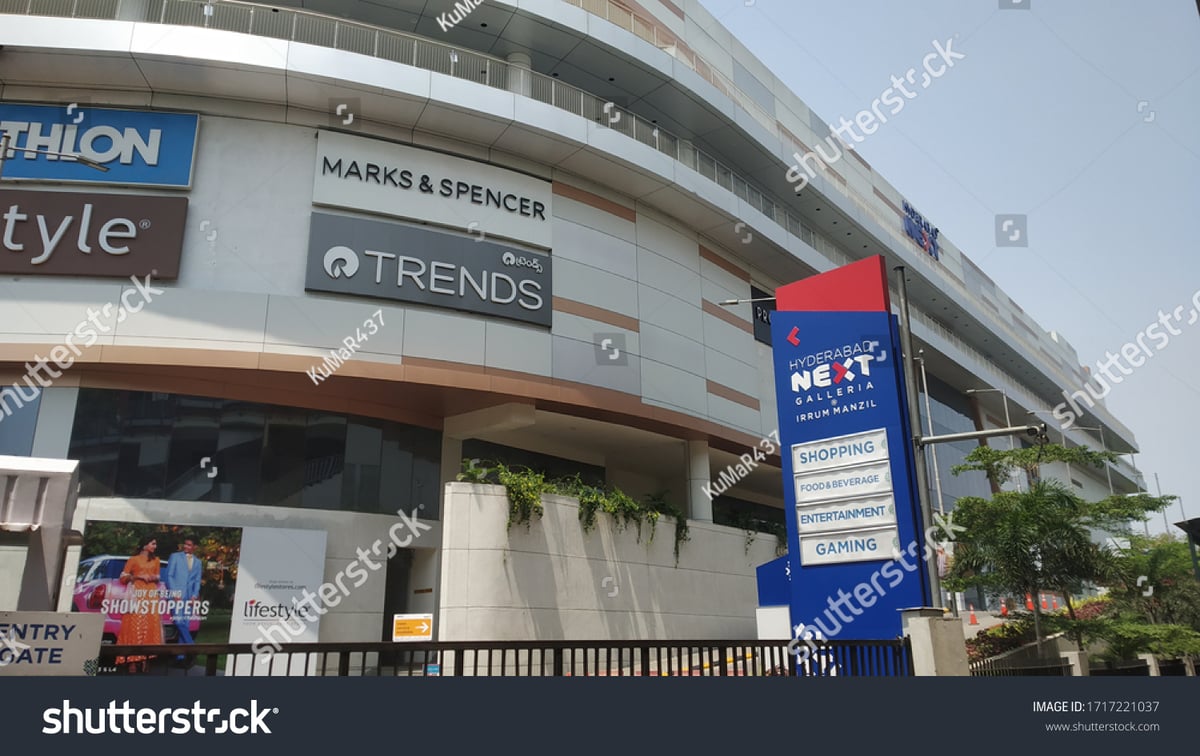Spencer's Galleria - Gallery Photo 2