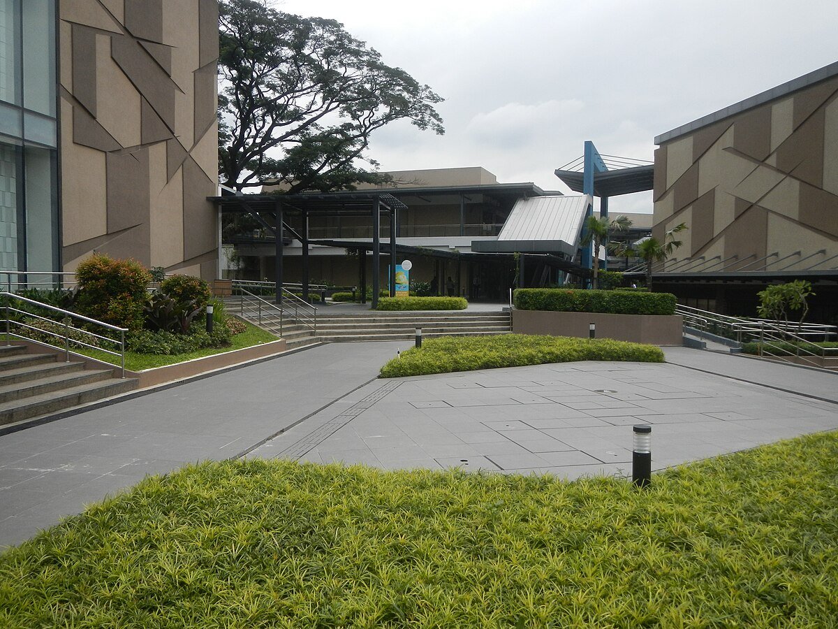 Up Town Center - Gallery Photo 3