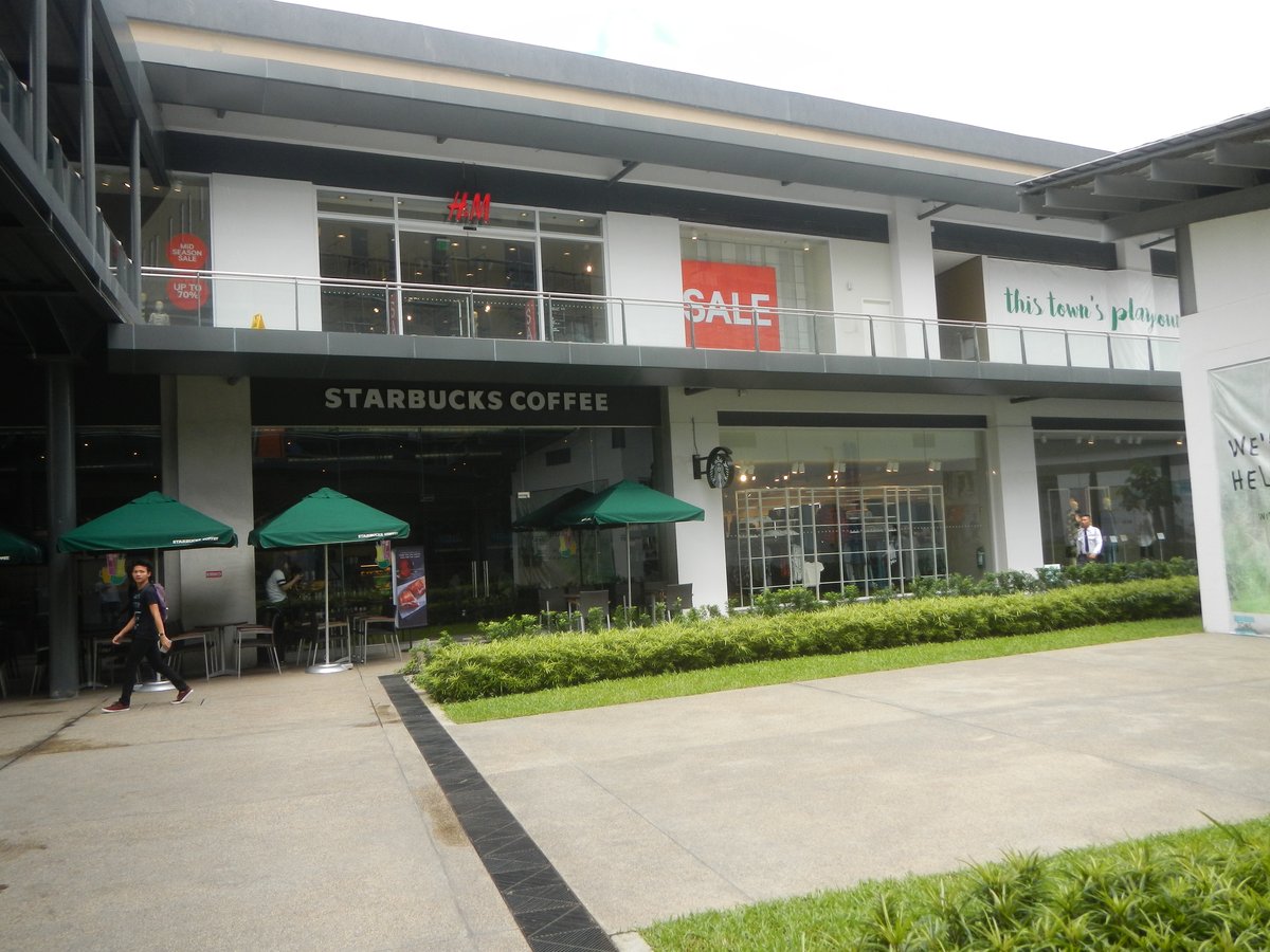 Up Town Center - Gallery Photo 4