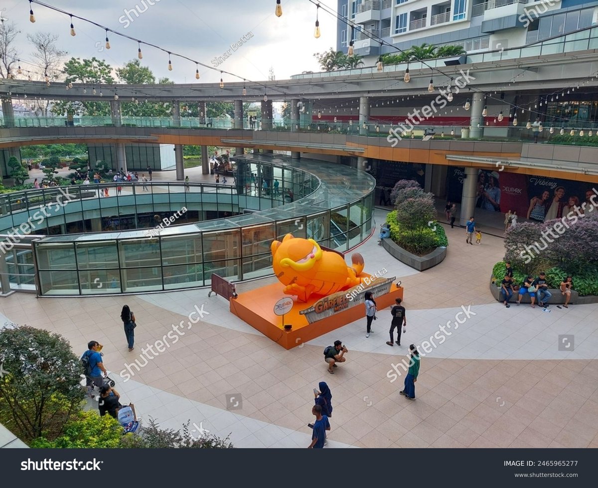 Deli Plaza - Gallery Photo 3