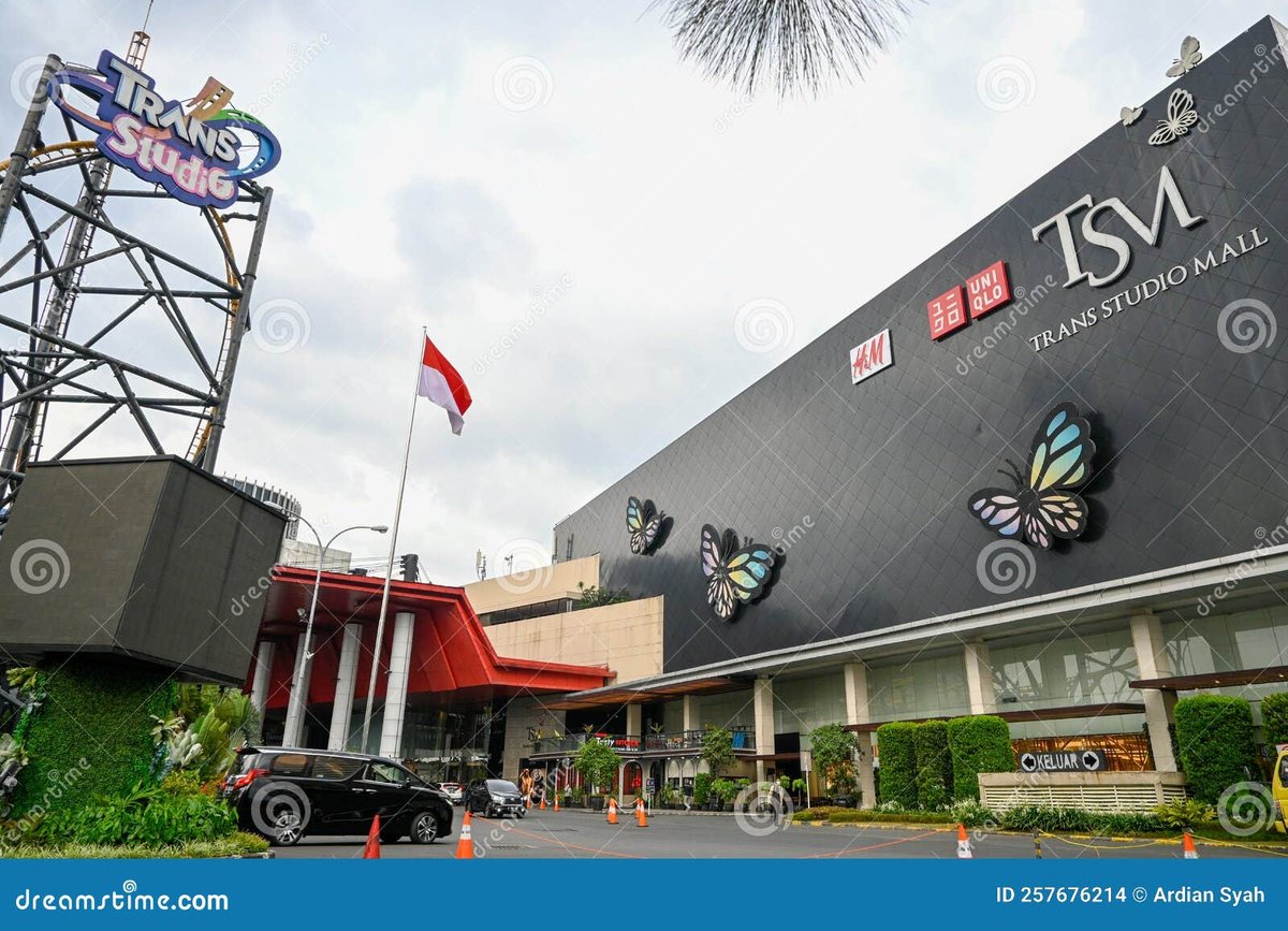 Transmart Cijantung - Gallery Photo 1
