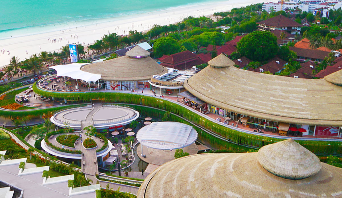 Beachwalk Shopping Center - Gallery Photo 3