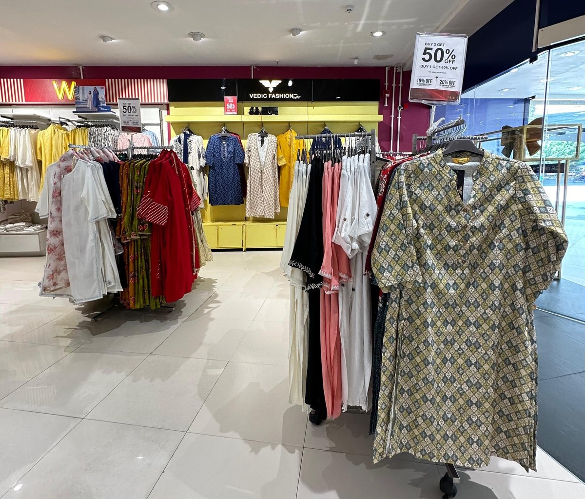 Reliance Mall Vadodara — Stores, Map & Hours | Occupi