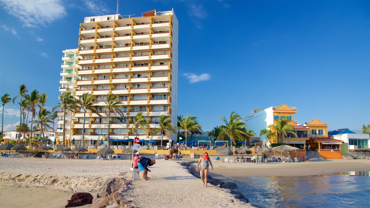 Plaza Dorada - Gallery Photo 3