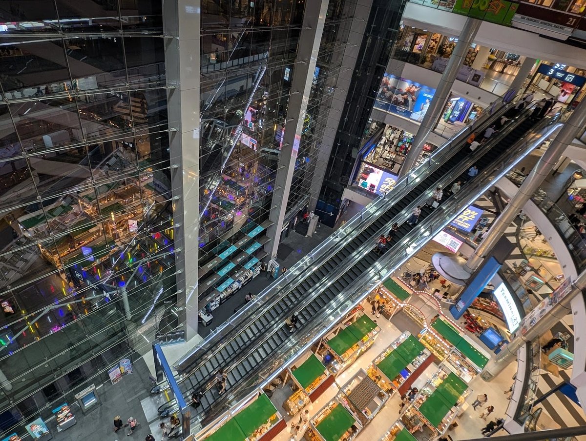 Terminal 21 Asok (Pier 21) - Gallery Photo 10