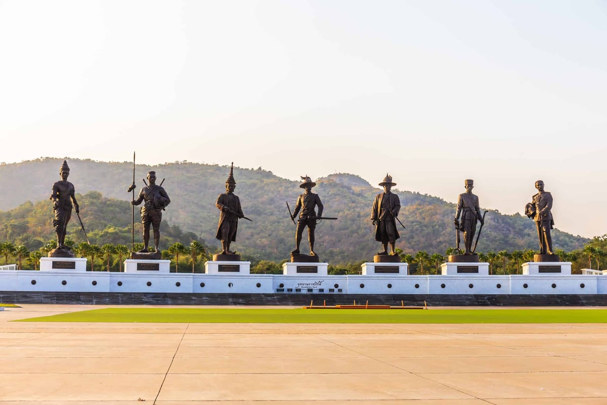 Seven Kings Monument - Gallery Photo 3