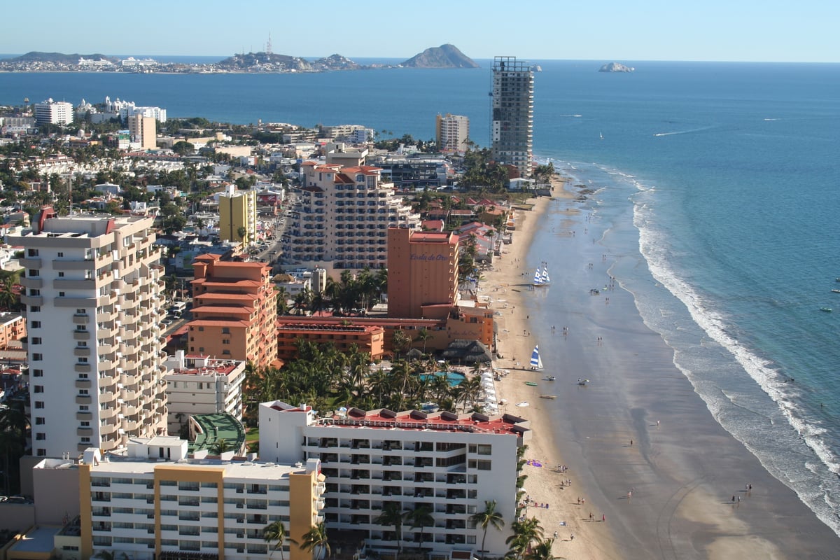 Plaza Dorada - Gallery Photo 8