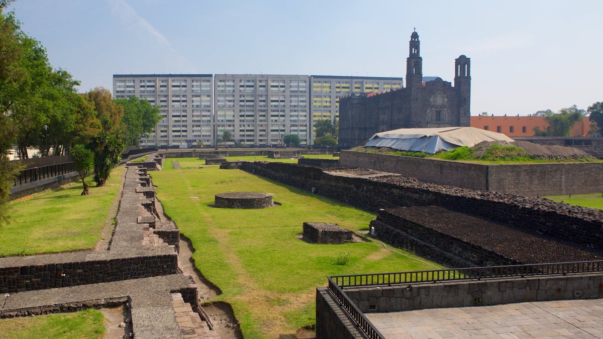 Plaza Tlatelolco - Gallery Photo 4
