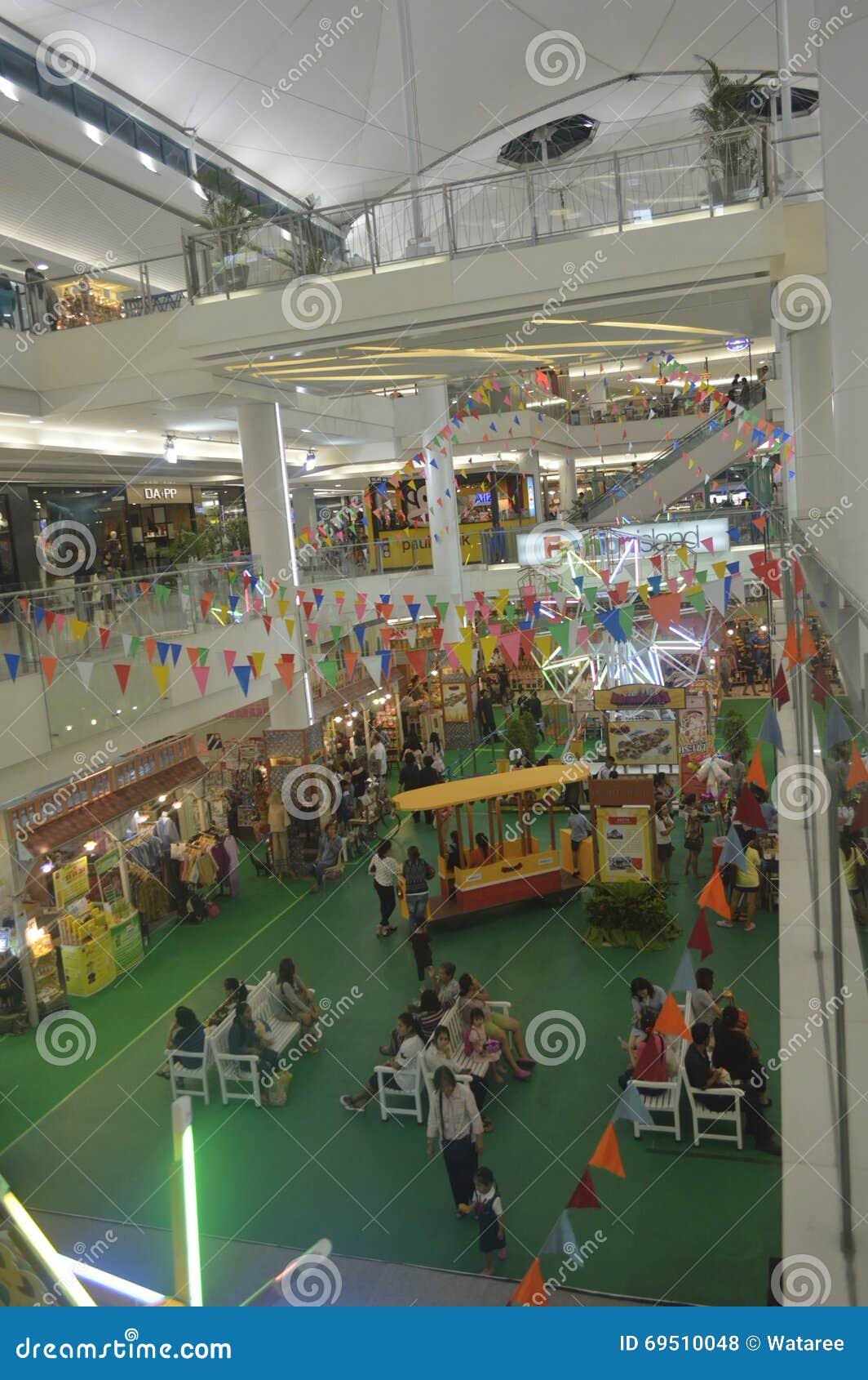 Fashion Island - Gallery Photo 14