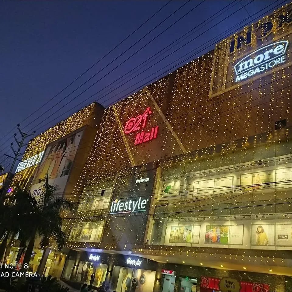 Cross Point Mall - Gallery Photo 7