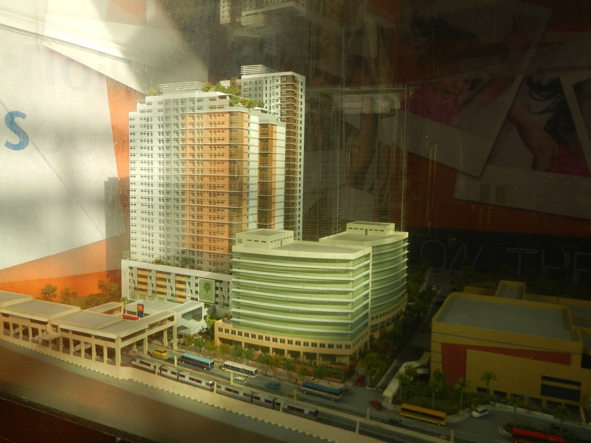 Robinsons Place Pioneer - Gallery Photo 1