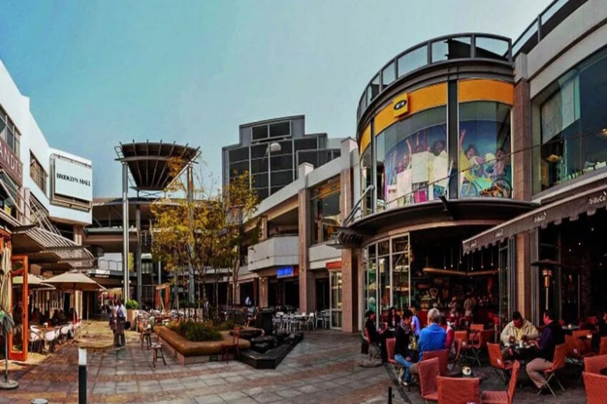 Bayhill Mall - Gallery Photo 4