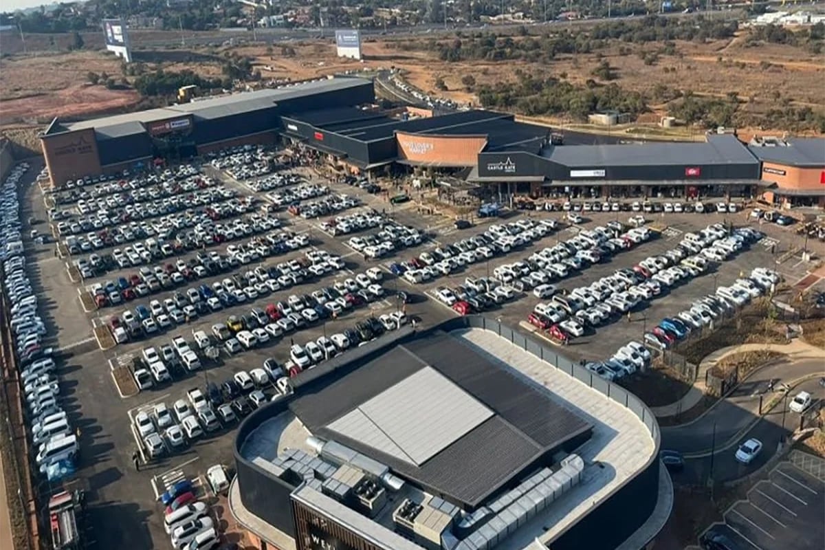 Bayhill Mall - Gallery Photo 7