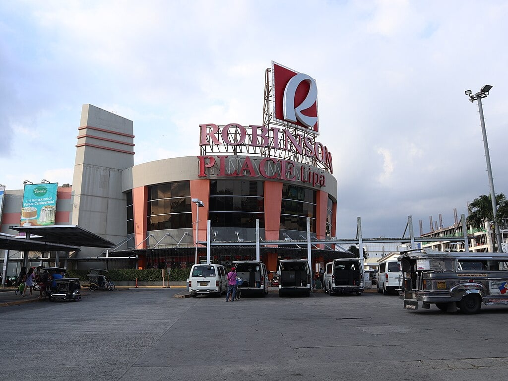 Robinsons Place Lipa - Gallery Photo 8