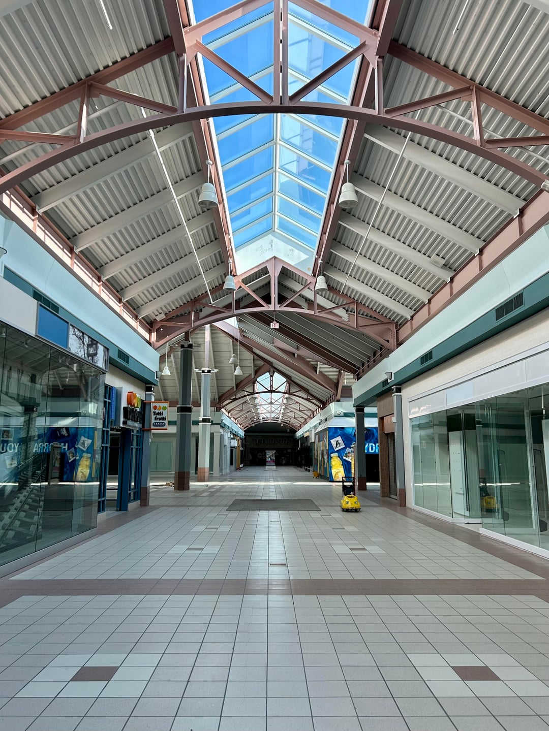 Concord Plaza 90 - Gallery Photo 5