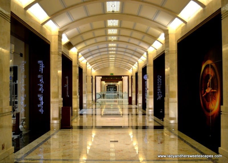 Opera Galleria - Gallery Photo 7