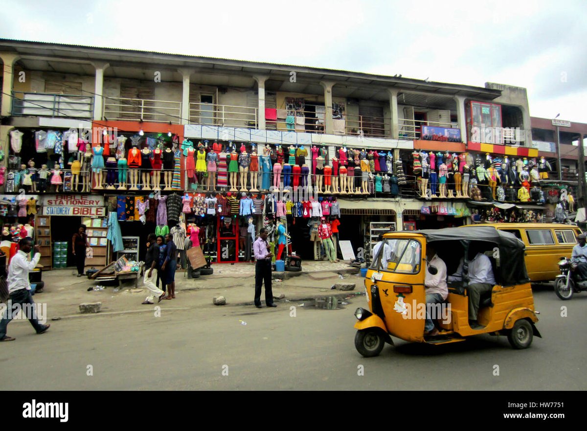 1004 Shopping Mall - Gallery Photo 6