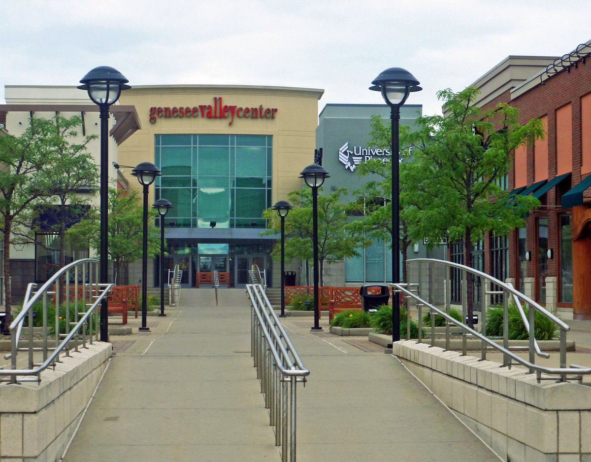 Genesis Mall - Gallery Photo 1