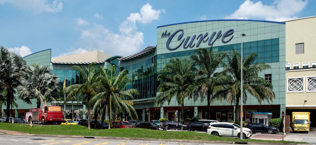 The Curve Shopping Mall - Gallery Photo 3