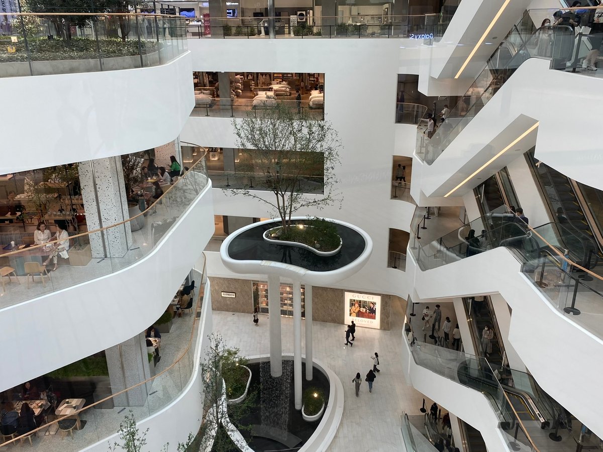 Hyundai Department Store Apgujeong Main Store - Gallery Photo 2