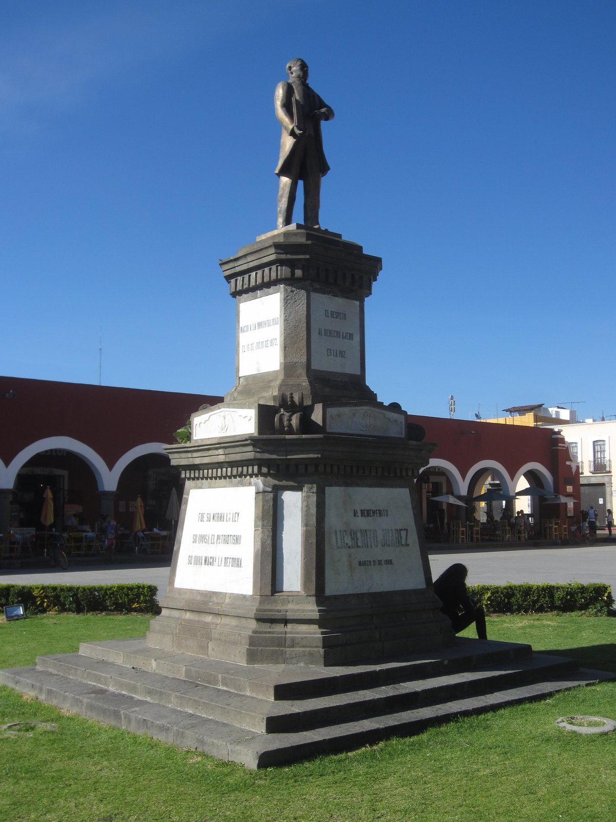 Plaza Concordia - Gallery Photo 1