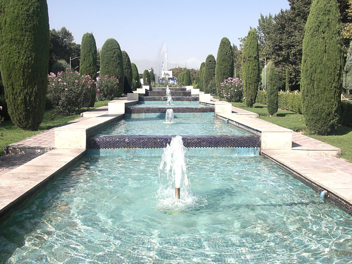 Laleh Park - Gallery Photo 2