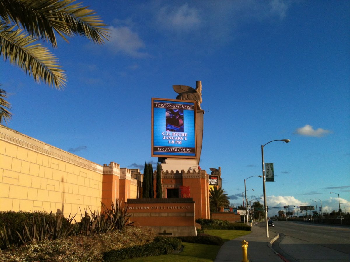 La Cite Shopping Mall - Gallery Photo 3
