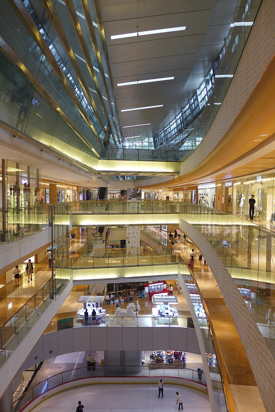 Holiday Plaza - Gallery Photo 4