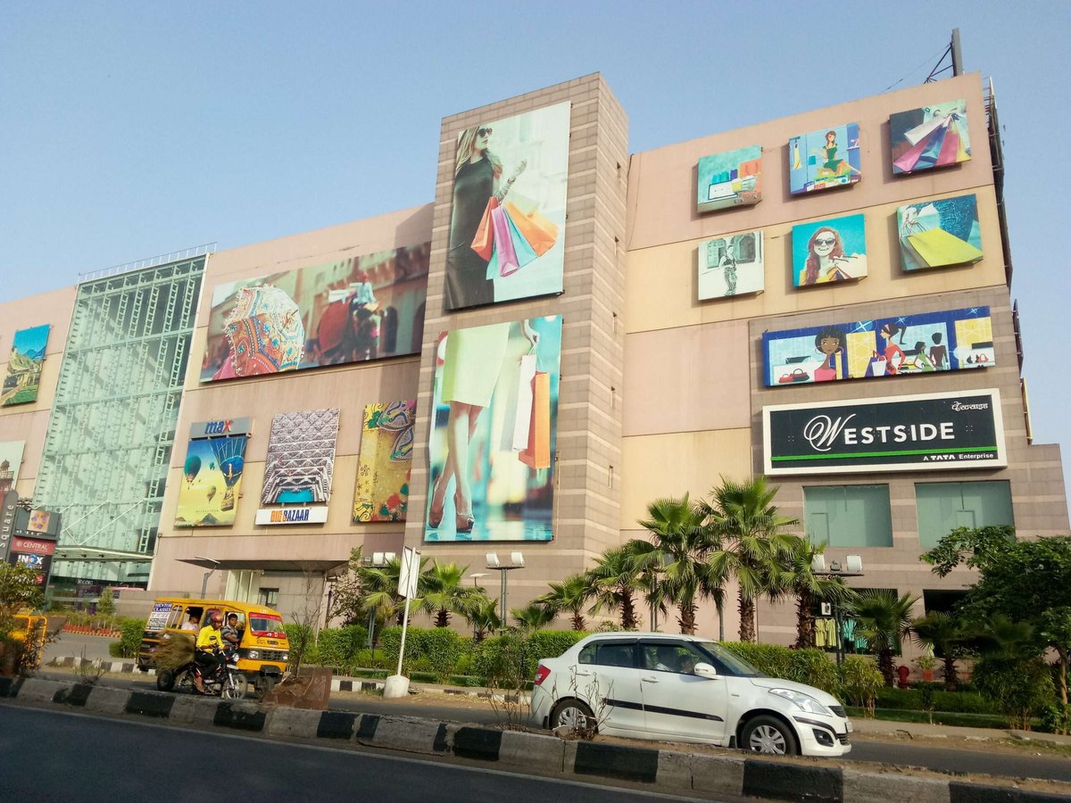 Pink Square Mall - Gallery Photo 11