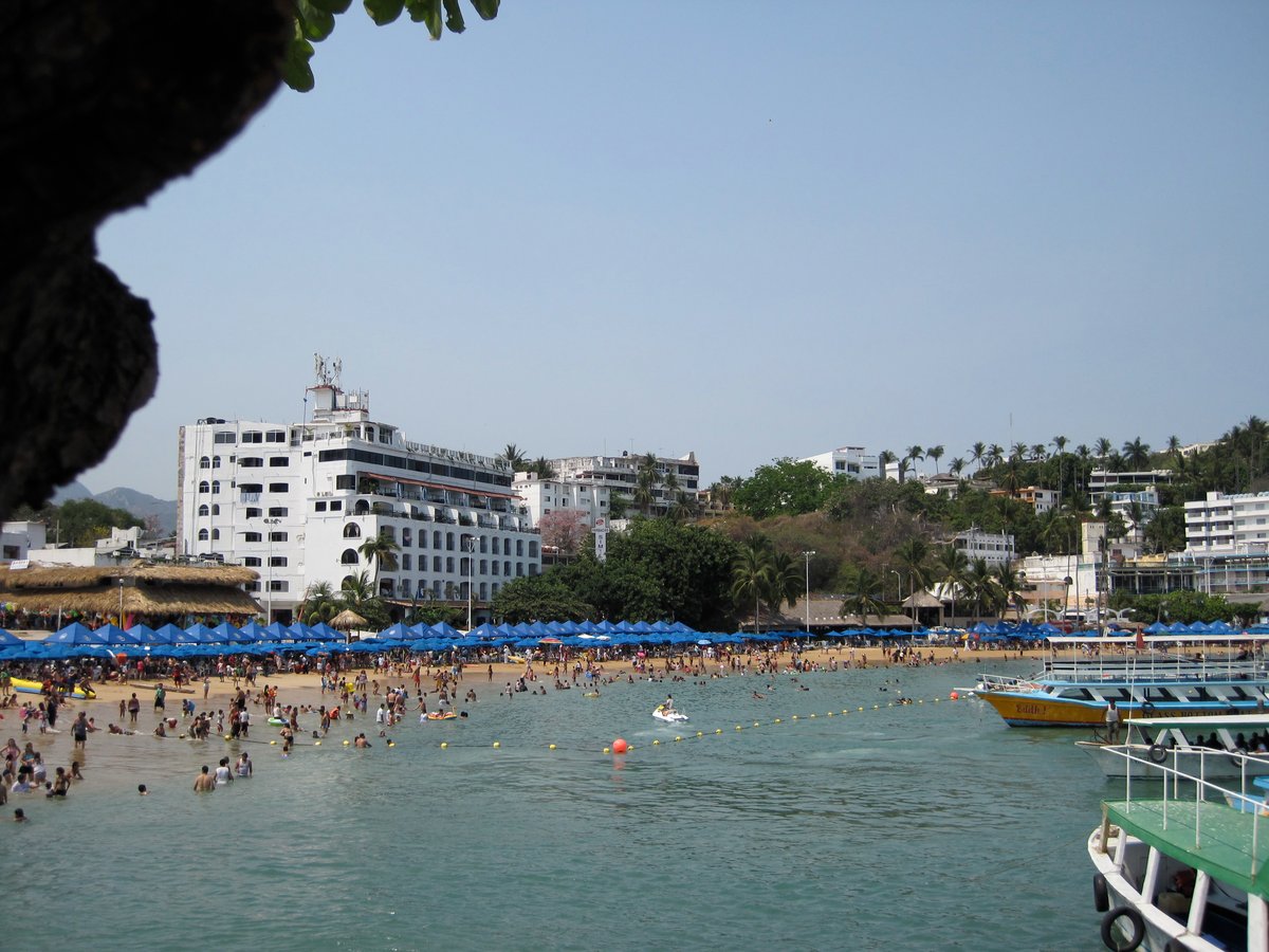 Plaza Bahía - Gallery Photo 1