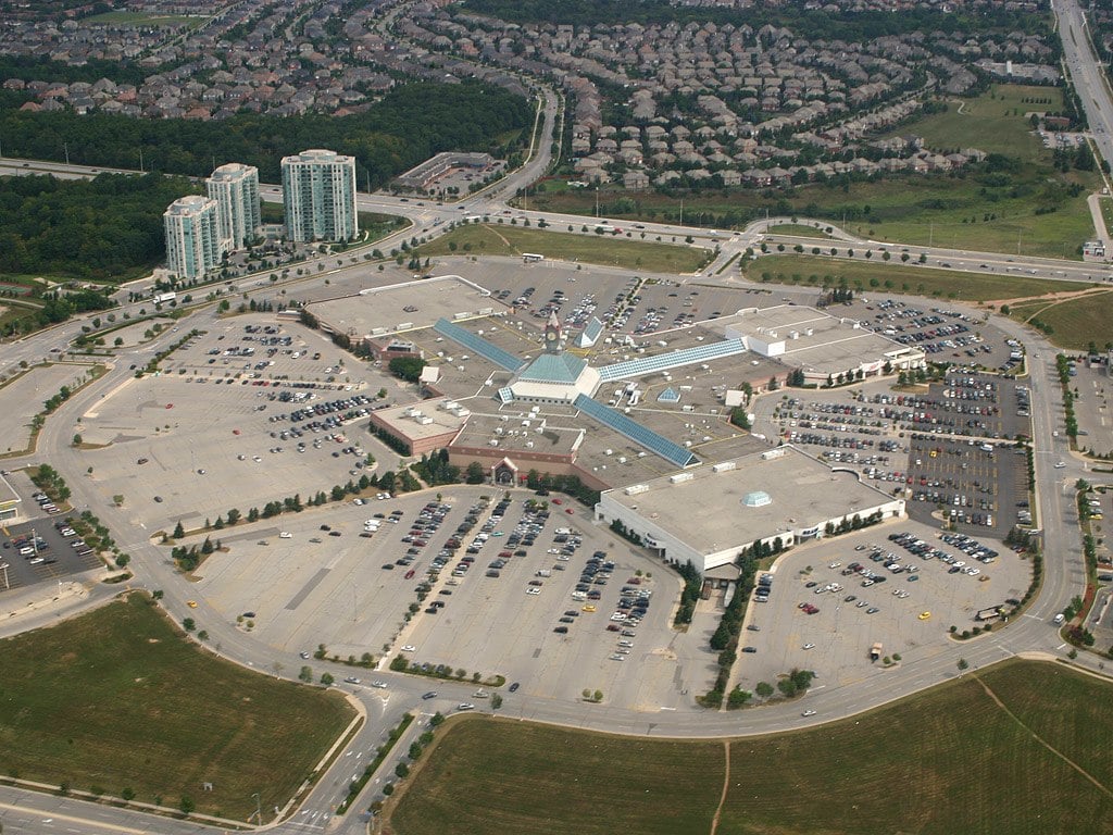 Erin Mills Town Centre - Gallery Photo 3