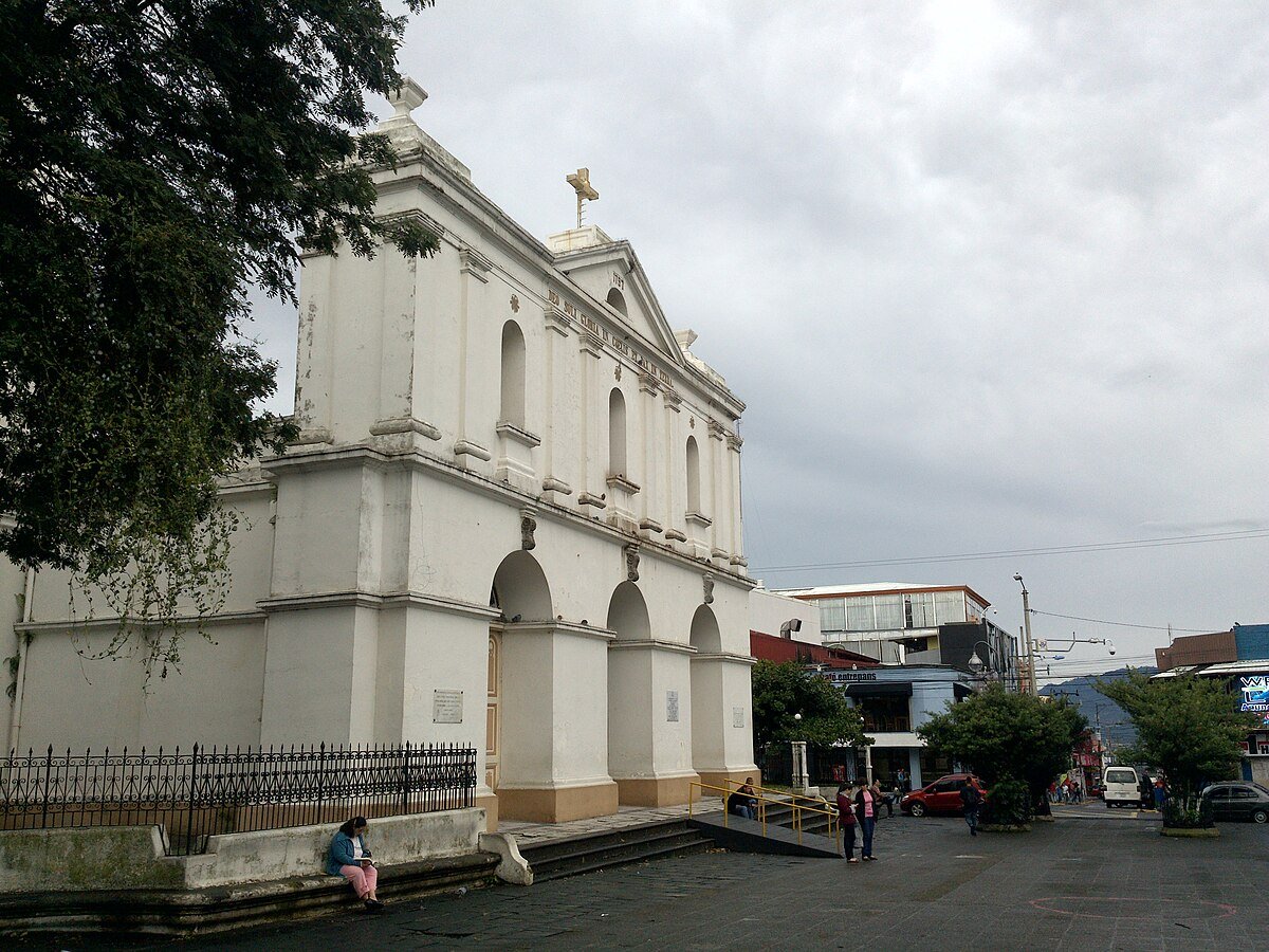 Paseo De Las Flores - Gallery Photo 10