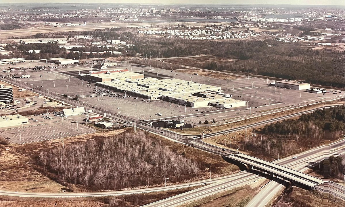 The Maine Mall - Gallery Photo 7