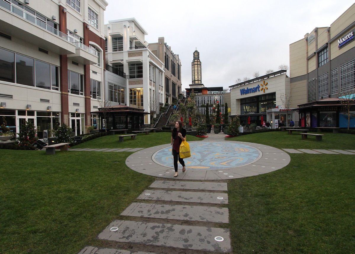 Uptown Shopping Centre - Gallery Photo 8