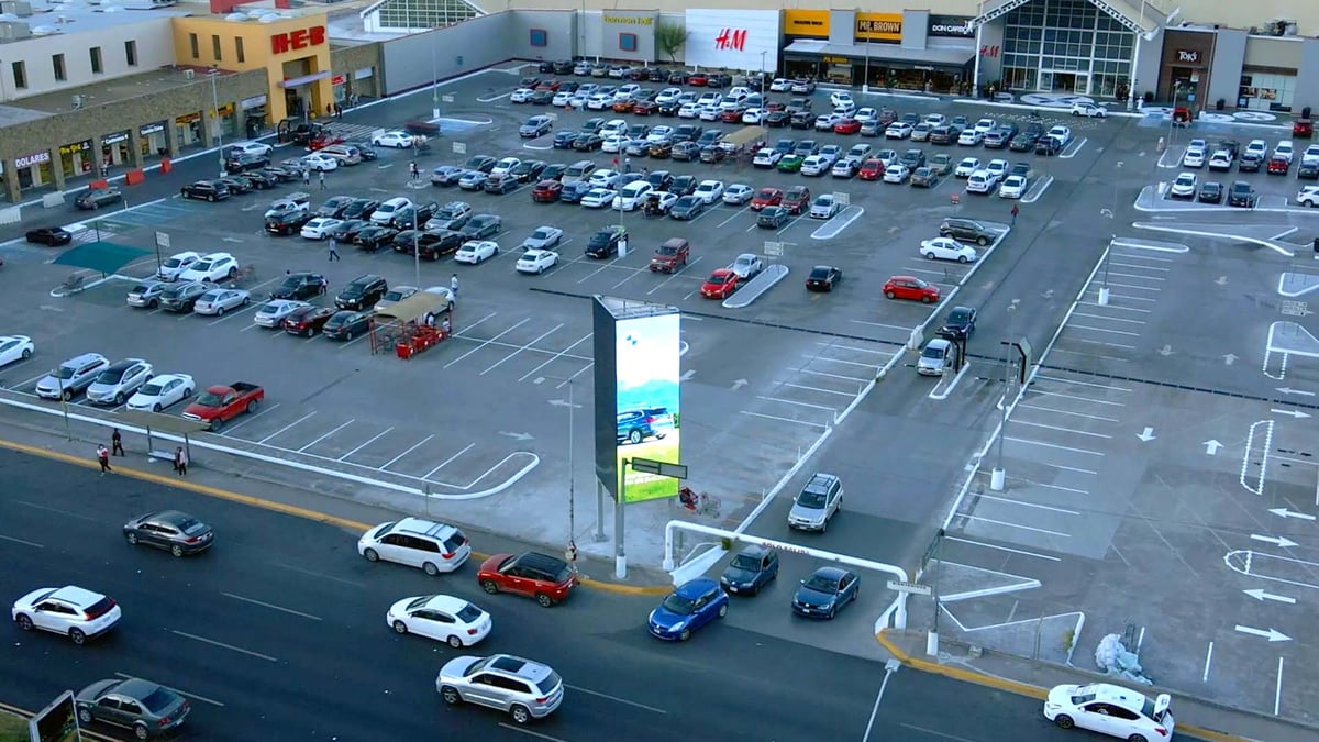 Plaza Cumbres - Gallery Photo 5