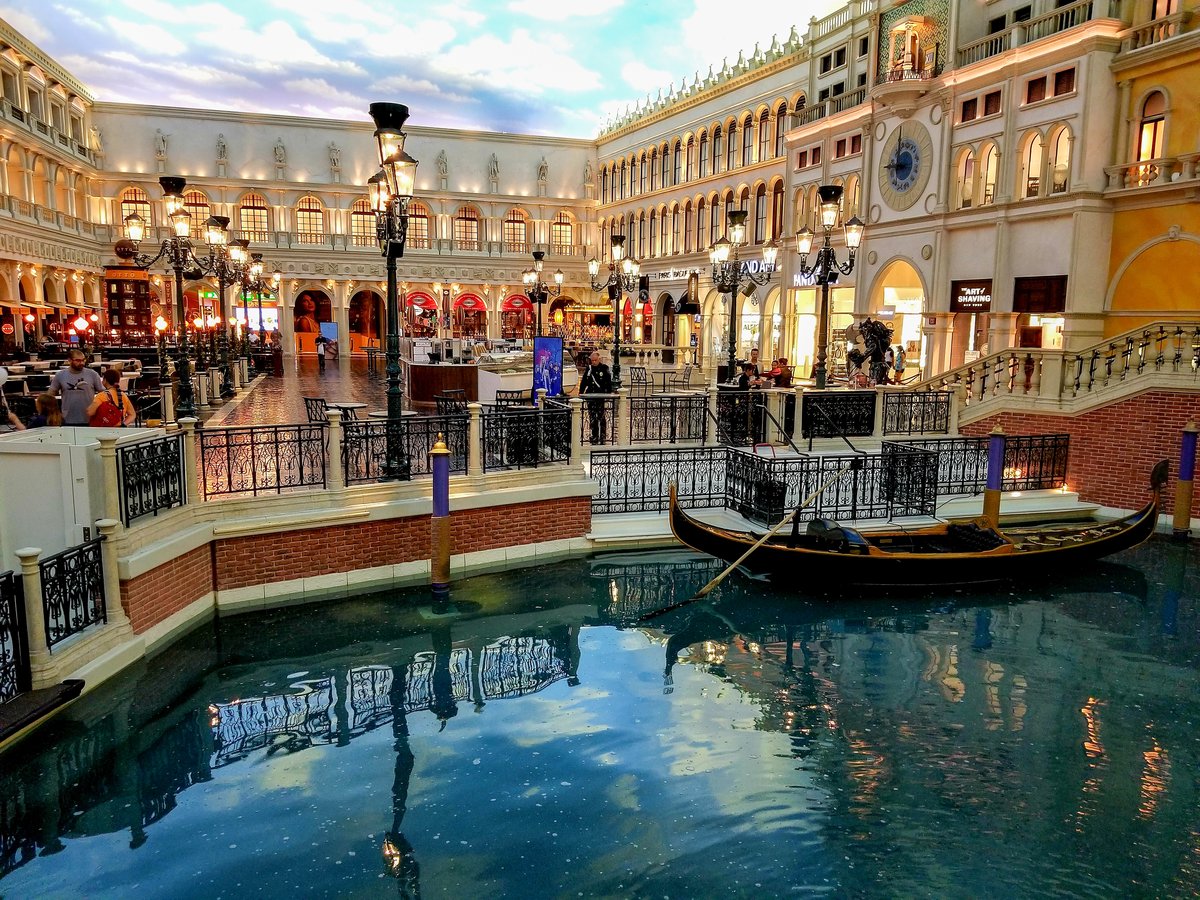 Grand Canal Shoppes - Gallery Photo 4