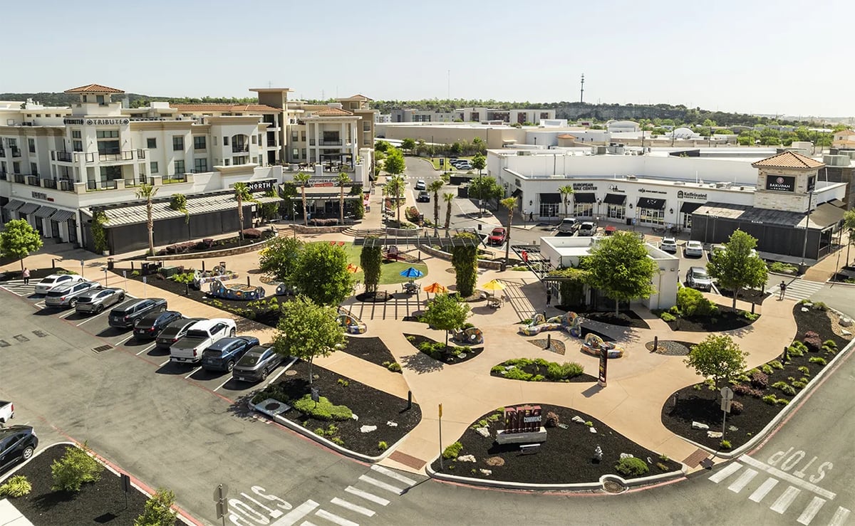 The Rim Shopping Center - Gallery Photo 4