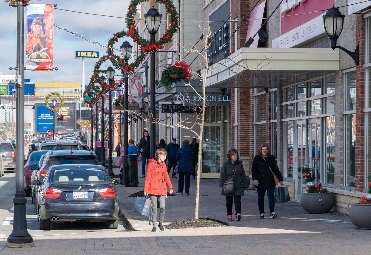 Dartmouth Crossing - Gallery Photo 6