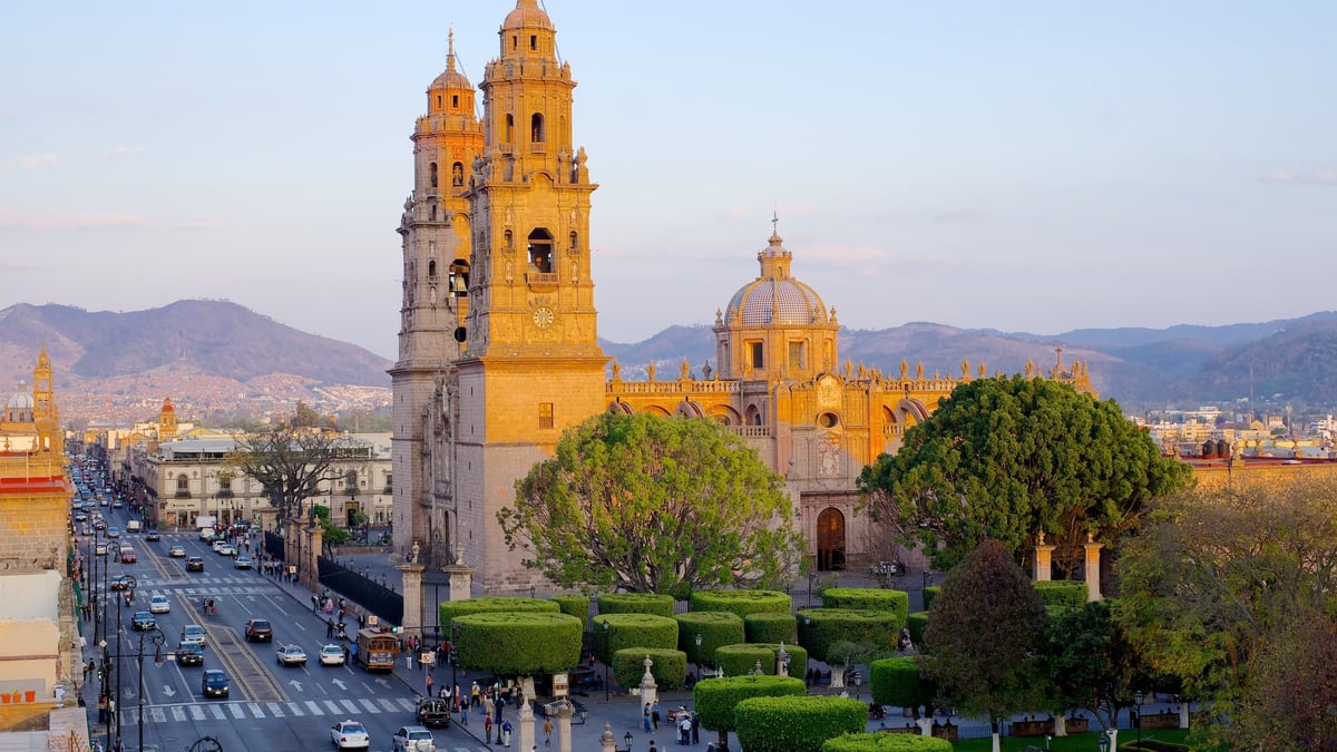 Plaza Morelia - Gallery Photo 1